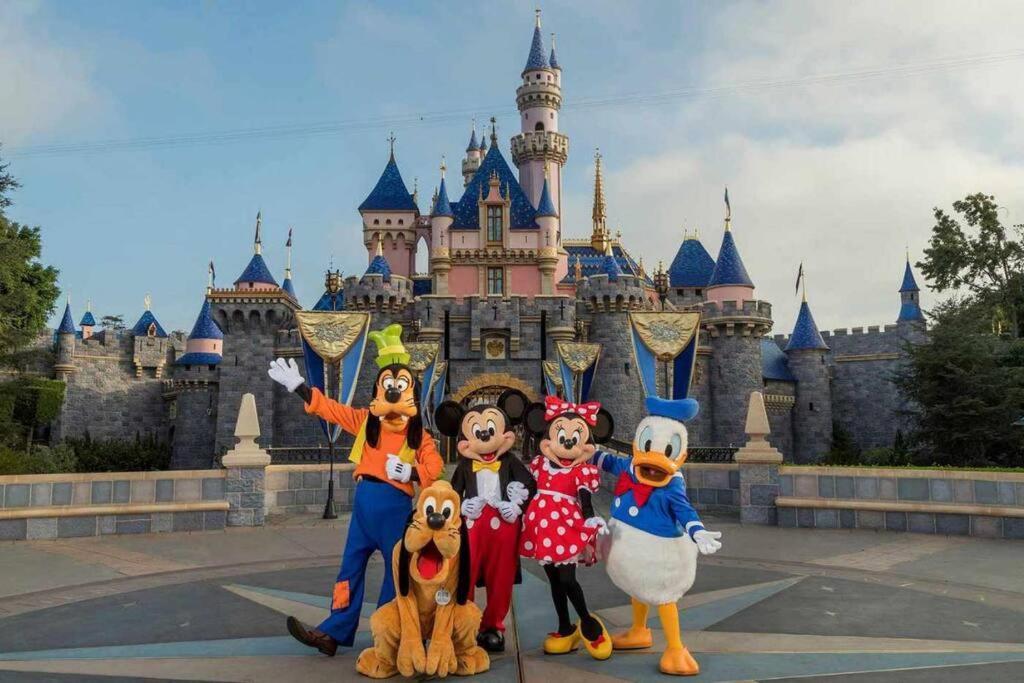 2 Miles To Disneyland -Free Parking! In Anaheim Ca Exterior foto